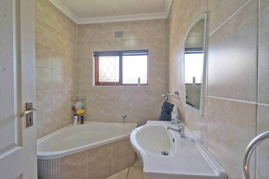 4 Bedroom Property for Sale in Kaysers Beach Eastern Cape